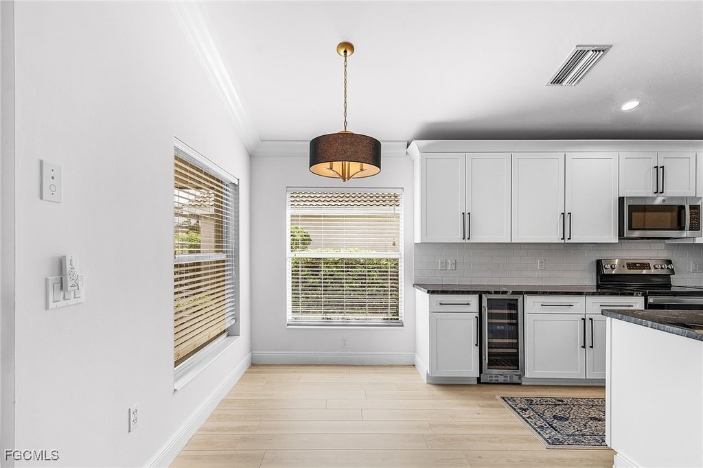 Fort Myers, Florida, 33913, United States, 3 Bedrooms Bedrooms, ,2 BathroomsBathrooms,Residential,Forsale,1954228