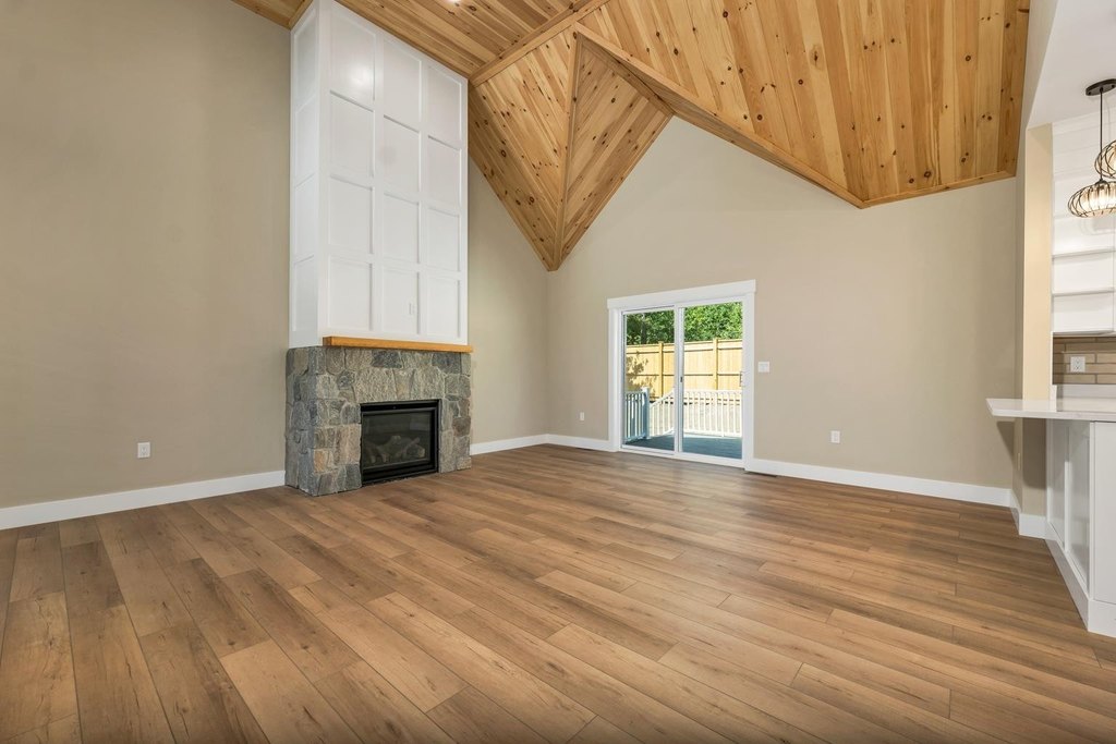 Laconia, New Hampshire, 03246, United States, 3 Bedrooms Bedrooms, ,2.5 BathroomsBathrooms,Residential,Forsale,1952893