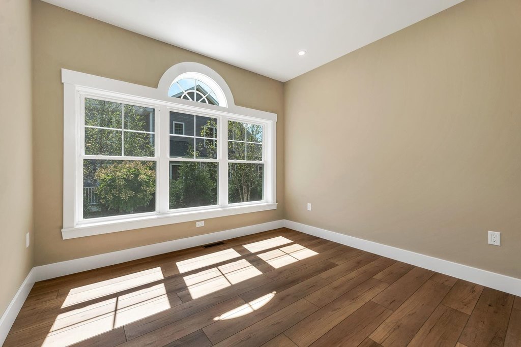 Laconia, New Hampshire, 03246, United States, 3 Bedrooms Bedrooms, ,2.5 BathroomsBathrooms,Residential,Forsale,1952893