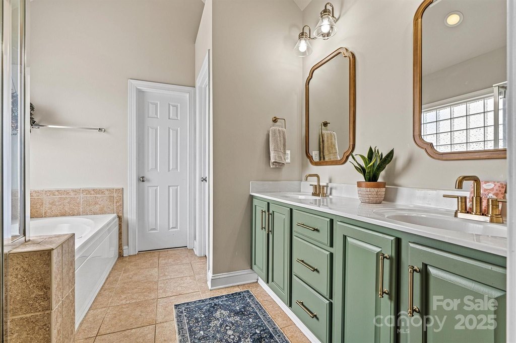 Denver, North Carolina, 28037, United States, 6 Bedrooms Bedrooms, ,5 BathroomsBathrooms,Residential,Forsale,1934927