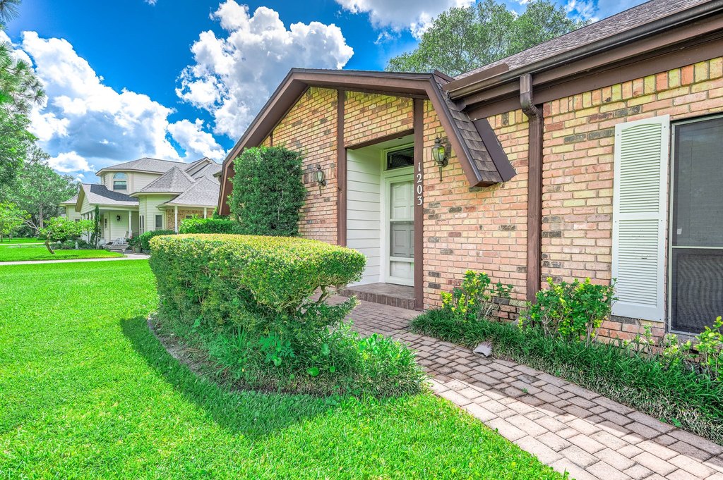 Friendswood, Texas, 77546, United States, 3 Bedrooms Bedrooms, ,2.5 BathroomsBathrooms,Residential,Forsale,1936482