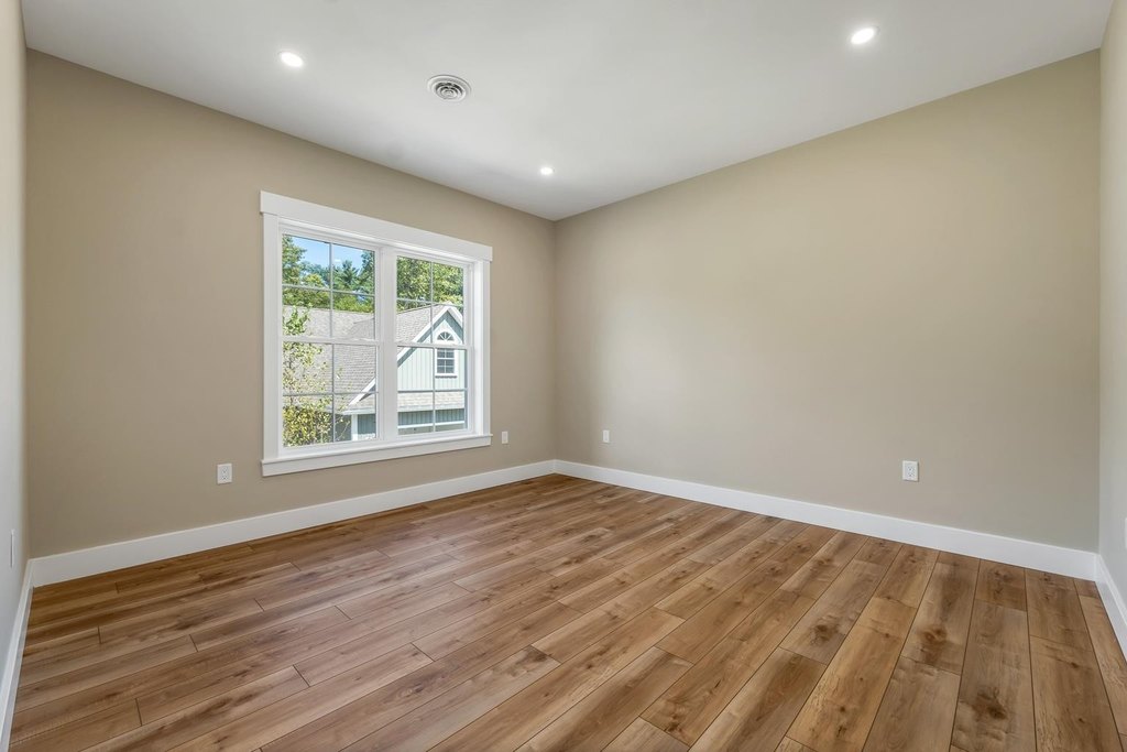 Laconia, New Hampshire, 03246, United States, 3 Bedrooms Bedrooms, ,2.5 BathroomsBathrooms,Residential,Forsale,1952891
