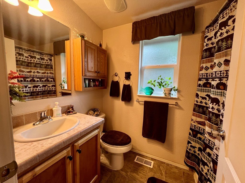 Donnelly, Idaho, 83615, United States, 3 Bedrooms Bedrooms, ,1.5 BathroomsBathrooms,Residential,Forsale,1946179