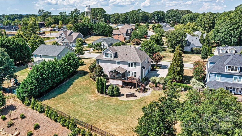 Denver, North Carolina, 28037, United States, 6 Bedrooms Bedrooms, ,5 BathroomsBathrooms,Residential,Forsale,1934927