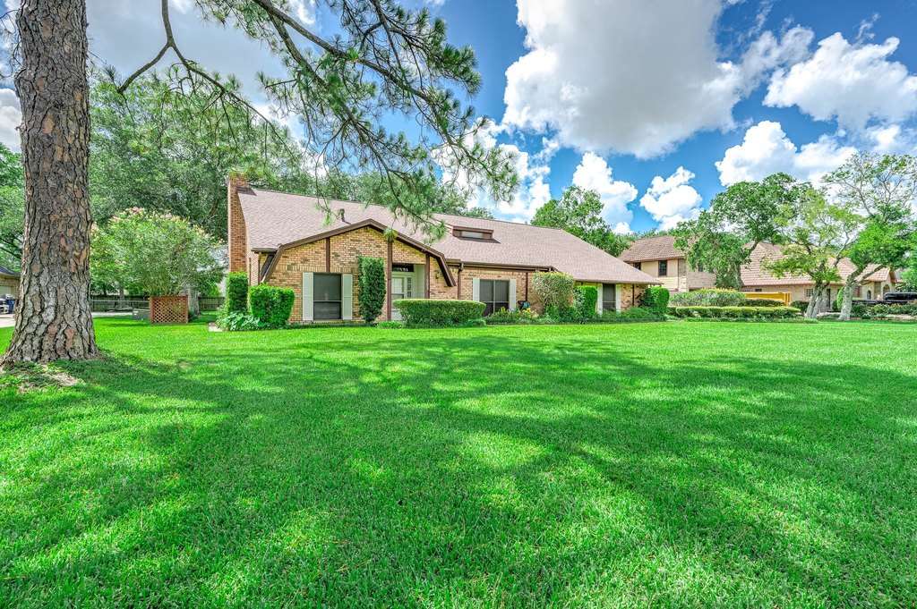 Friendswood, Texas, 77546, United States, 3 Bedrooms Bedrooms, ,2.5 BathroomsBathrooms,Residential,Forsale,1936482
