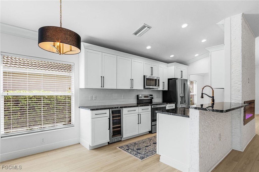 Fort Myers, Florida, 33913, United States, 3 Bedrooms Bedrooms, ,2 BathroomsBathrooms,Residential,Forsale,1954228