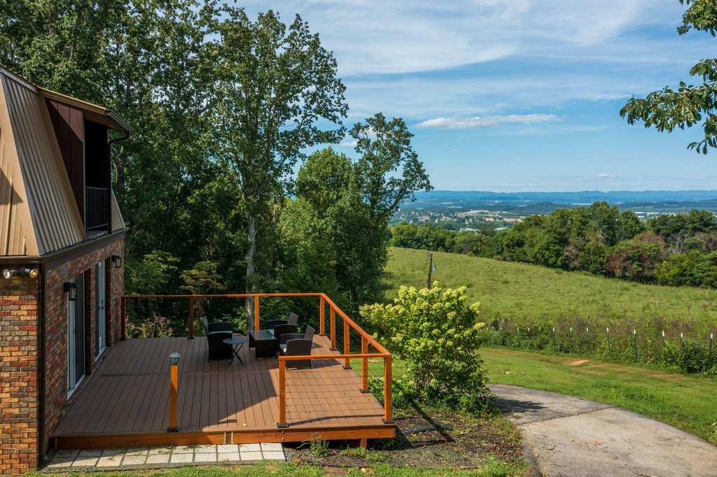Jefferson City, Tennessee, 37760, United States, 3 Bedrooms Bedrooms, ,3.5 BathroomsBathrooms,Residential,Forsale,1884044