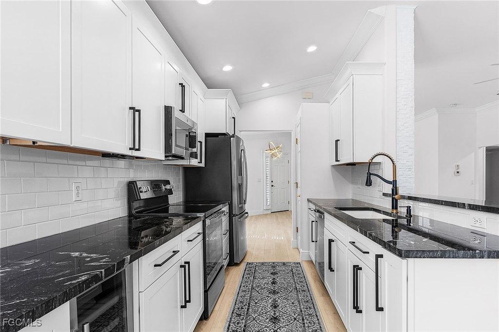 Fort Myers, Florida, 33913, United States, 3 Bedrooms Bedrooms, ,2 BathroomsBathrooms,Residential,Forsale,1954228