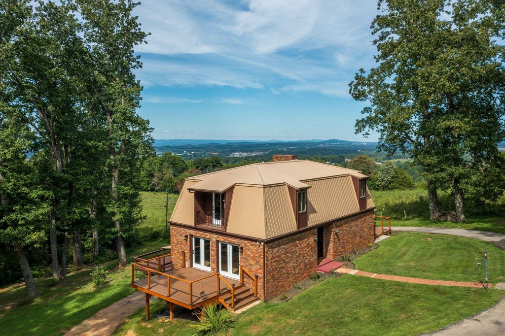 Jefferson City, Tennessee, 37760, United States, 3 Bedrooms Bedrooms, ,3.5 BathroomsBathrooms,Residential,Forsale,1884044