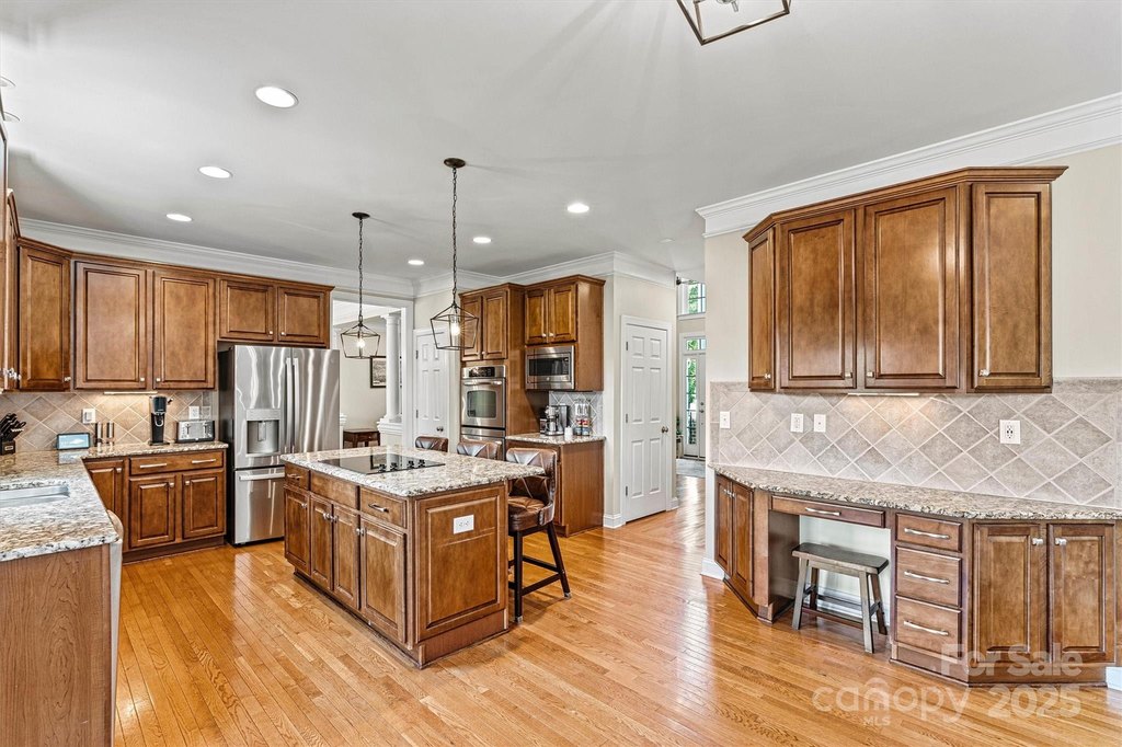 Denver, North Carolina, 28037, United States, 6 Bedrooms Bedrooms, ,5 BathroomsBathrooms,Residential,Forsale,1934927