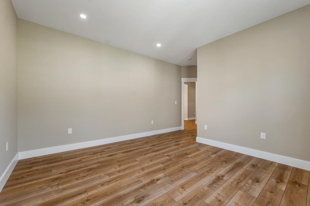 Laconia, New Hampshire, 03246, United States, 3 Bedrooms Bedrooms, ,2.5 BathroomsBathrooms,Residential,Forsale,1952891