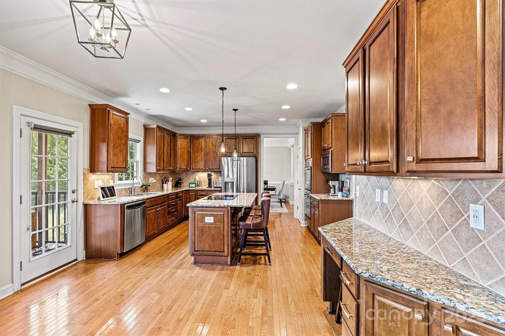 Denver, North Carolina, 28037, United States, 6 Bedrooms Bedrooms, ,5 BathroomsBathrooms,Residential,Forsale,1934927