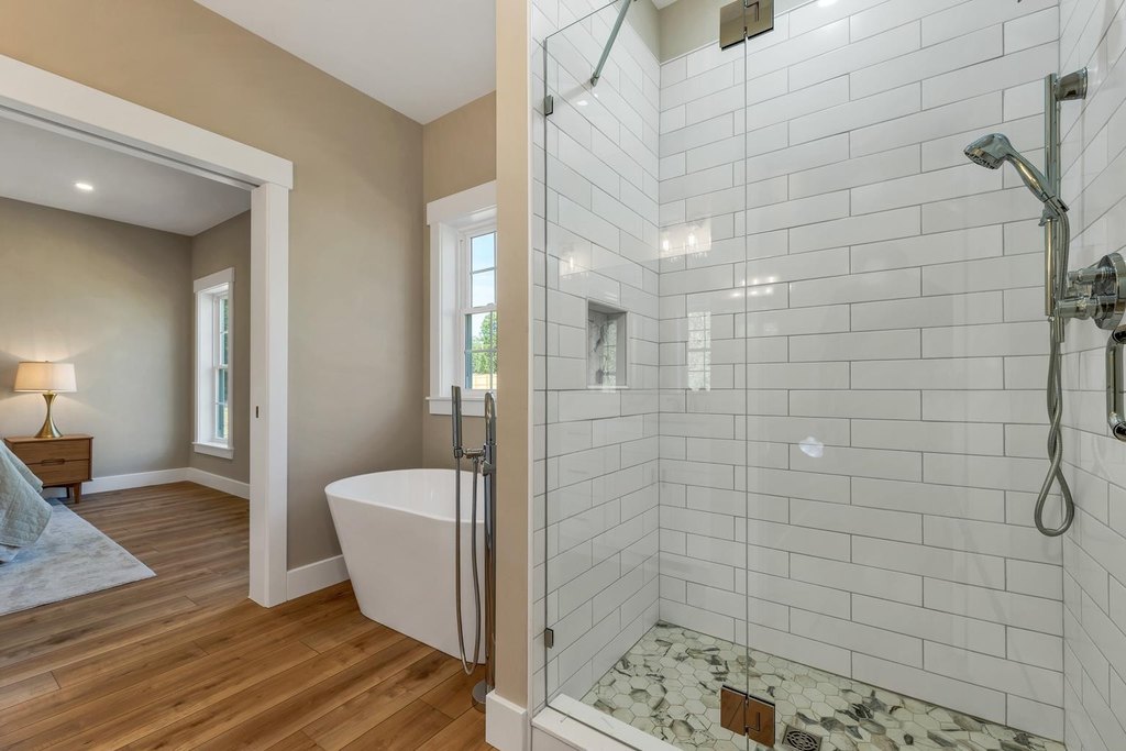 Laconia, New Hampshire, 03246, United States, 3 Bedrooms Bedrooms, ,2.5 BathroomsBathrooms,Residential,Forsale,1952891