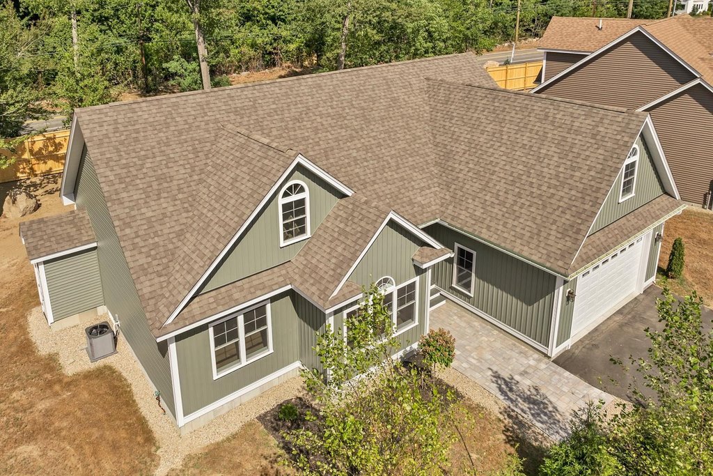 Laconia, New Hampshire, 03246, United States, 3 Bedrooms Bedrooms, ,2.5 BathroomsBathrooms,Residential,Forsale,1952893
