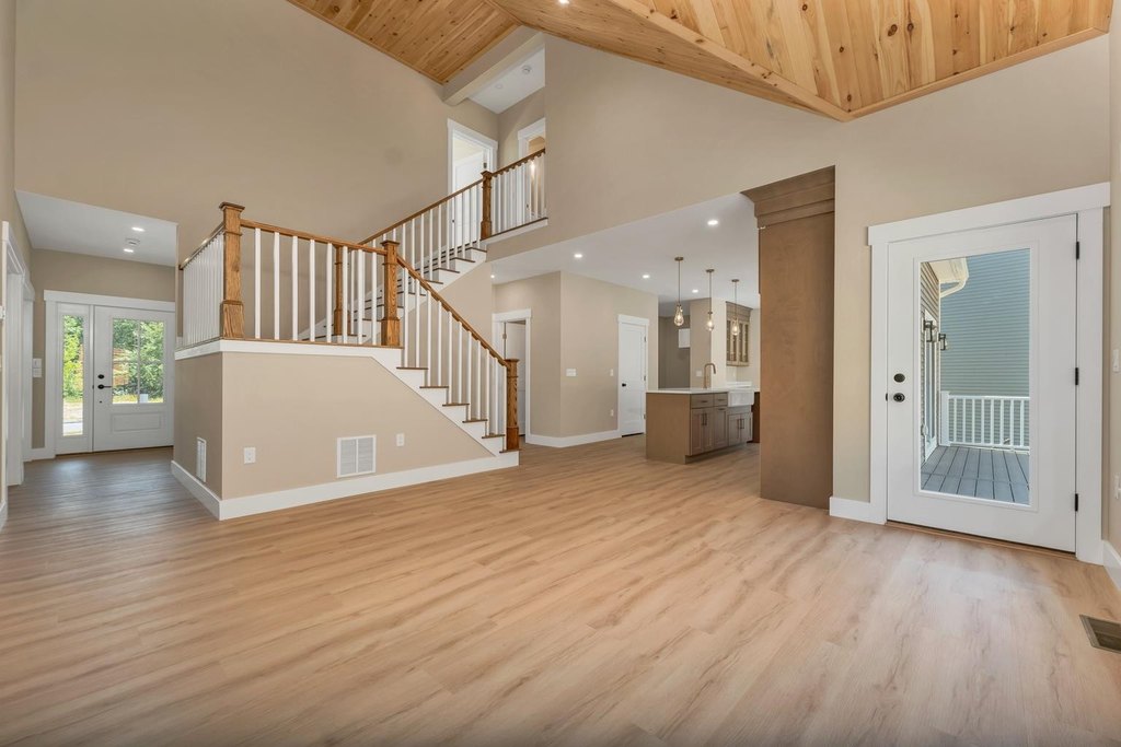 Laconia, New Hampshire, 03246, United States, 3 Bedrooms Bedrooms, ,2.5 BathroomsBathrooms,Residential,Forsale,1952892