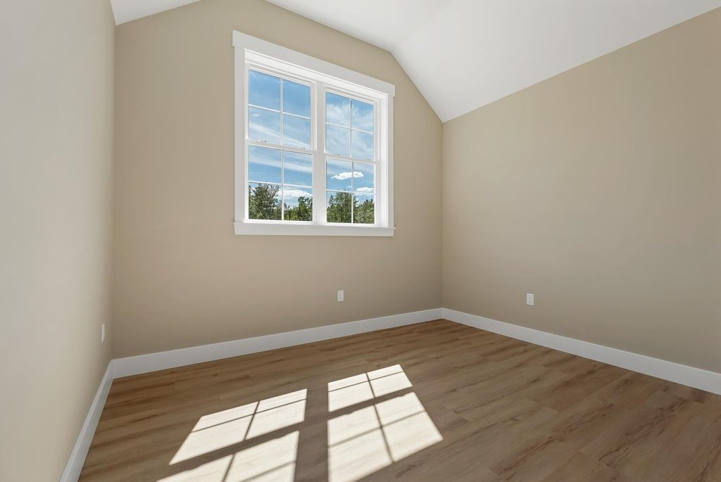 Laconia, New Hampshire, 03246, United States, 3 Bedrooms Bedrooms, ,2.5 BathroomsBathrooms,Residential,Forsale,1952892
