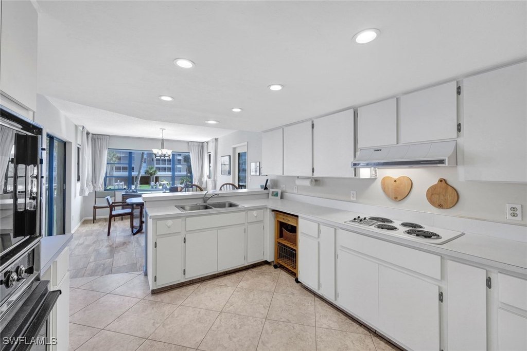 Marco Island, Florida, 34145, United States, 2 Bedrooms Bedrooms, ,2 BathroomsBathrooms,Residential,Forsale,1995035