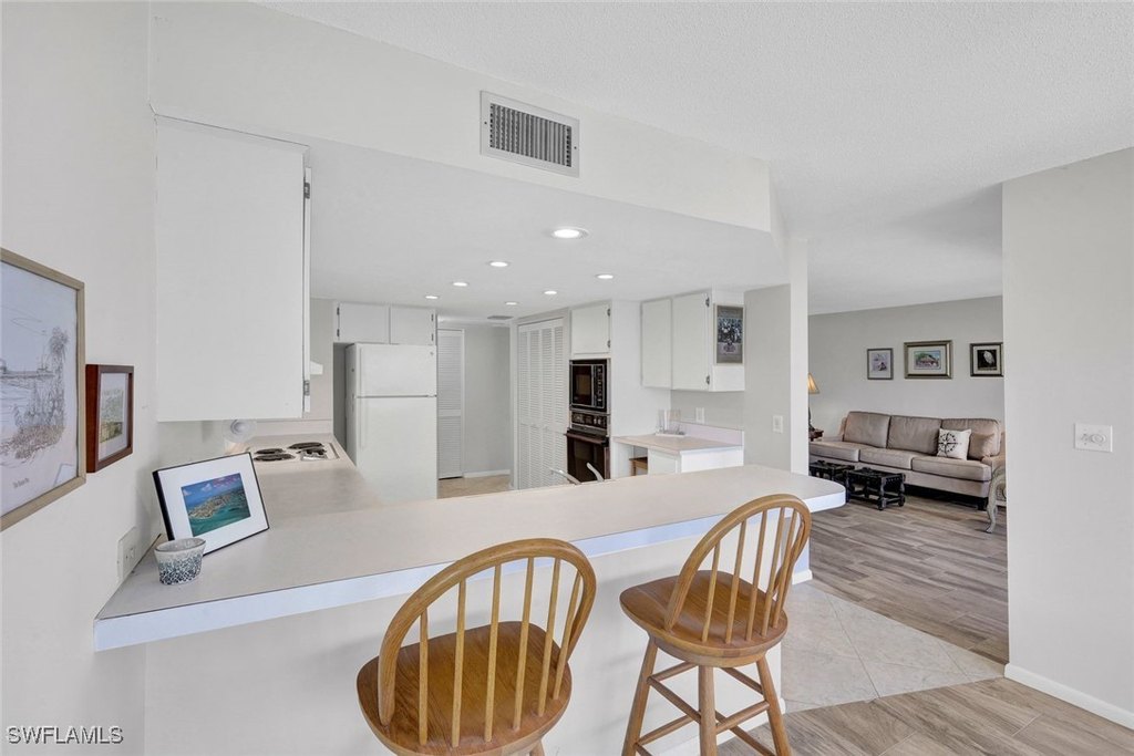 Marco Island, Florida, 34145, United States, 2 Bedrooms Bedrooms, ,2 BathroomsBathrooms,Residential,Forsale,1995035