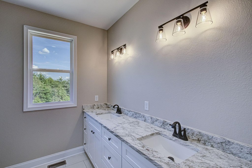 Bean Station, Tennessee, 37708, United States, 3 Bedrooms Bedrooms, ,2 BathroomsBathrooms,Residential,Forsale,1941404
