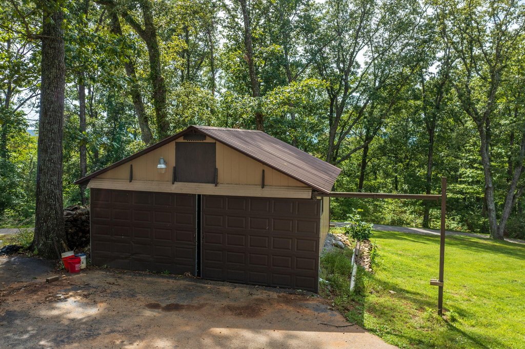 Jefferson City, Tennessee, 37760, United States, 3 Bedrooms Bedrooms, ,3.5 BathroomsBathrooms,Residential,Forsale,1884044