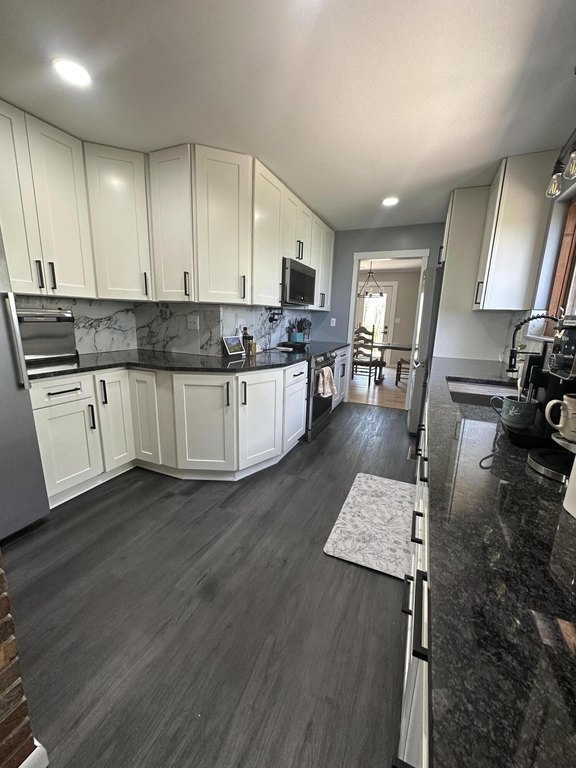 Jefferson City, Tennessee, 37760, United States, 3 Bedrooms Bedrooms, ,3.5 BathroomsBathrooms,Residential,Forsale,1884044