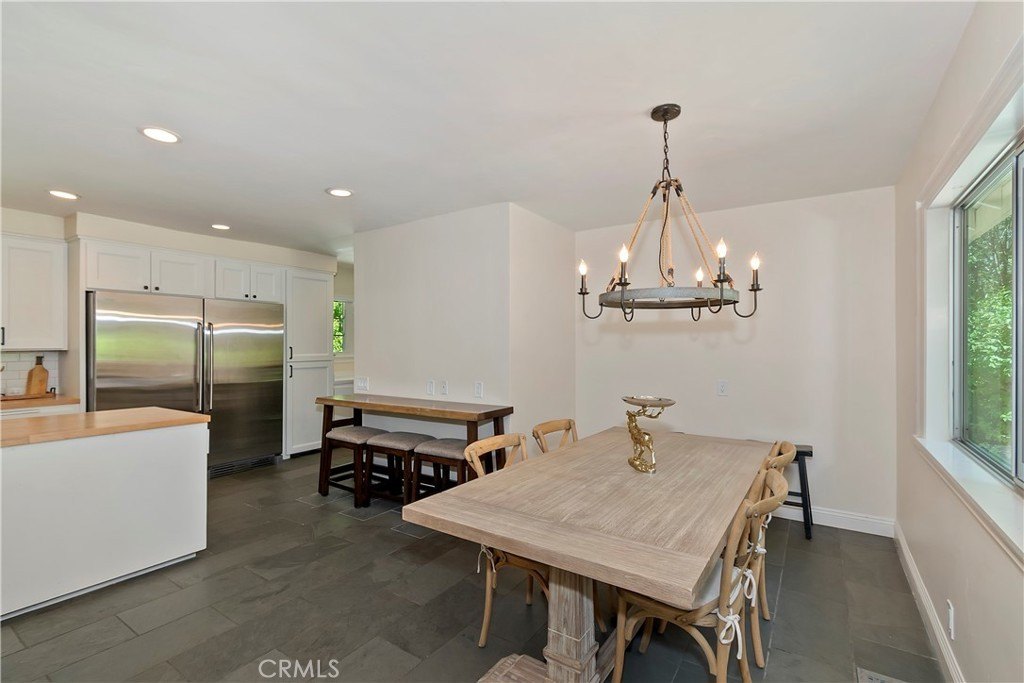 Lake Arrowhead, California, 92352, United States, 5 Bedrooms Bedrooms, ,5 BathroomsBathrooms,Residential,Forsale,1953299