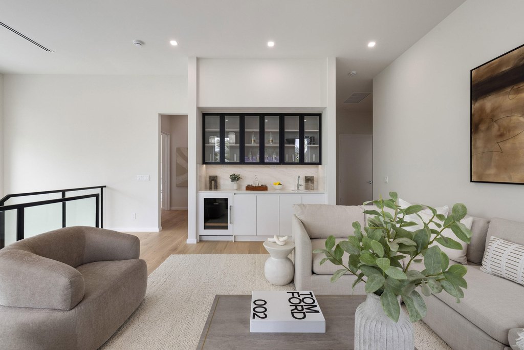 Delray Beach, Florida, 33483, United States, 5 Bedrooms Bedrooms, ,5.5 BathroomsBathrooms,Residential,Forsale,1952512