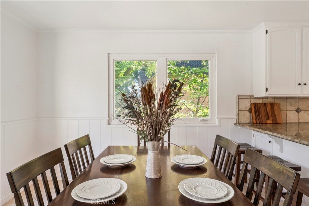 Lake Arrowhead, California, 92352, United States, 4 Bedrooms Bedrooms, ,3 BathroomsBathrooms,Residential,Forsale,1953301