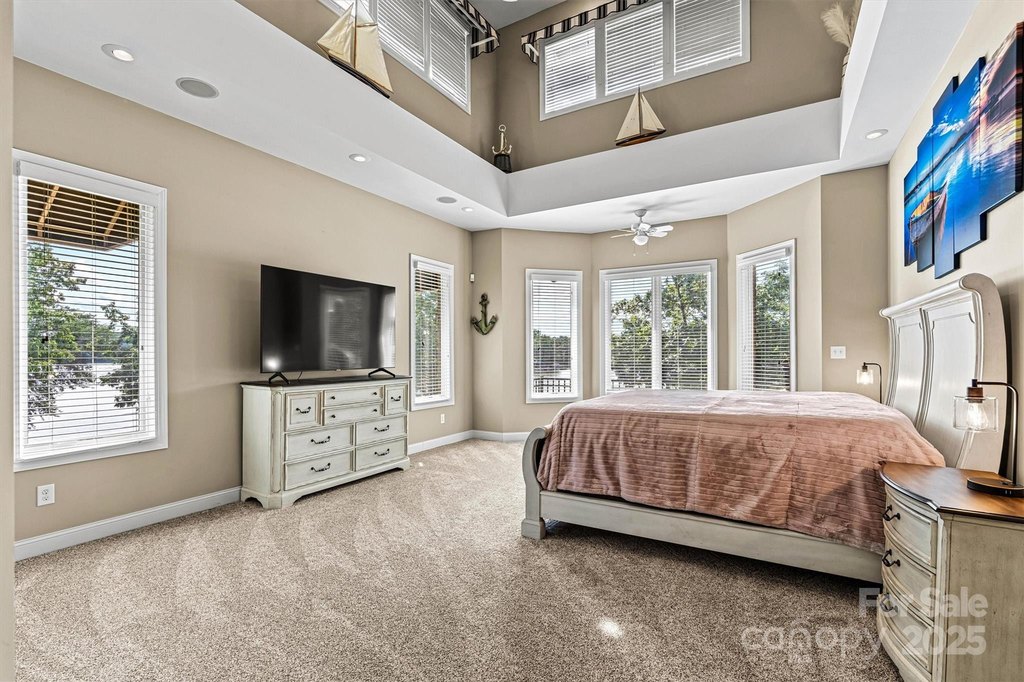 Hickory, North Carolina, 28601, United States, 3 Bedrooms Bedrooms, ,3.5 BathroomsBathrooms,Residential,Forsale,1953166