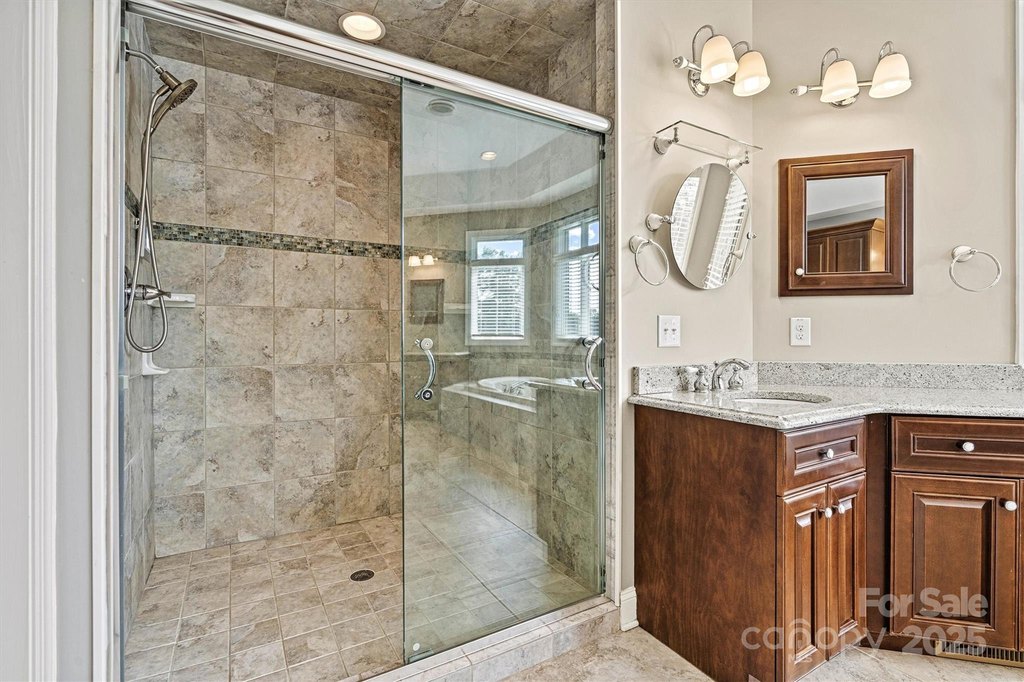 Hickory, North Carolina, 28601, United States, 3 Bedrooms Bedrooms, ,3.5 BathroomsBathrooms,Residential,Forsale,1953166