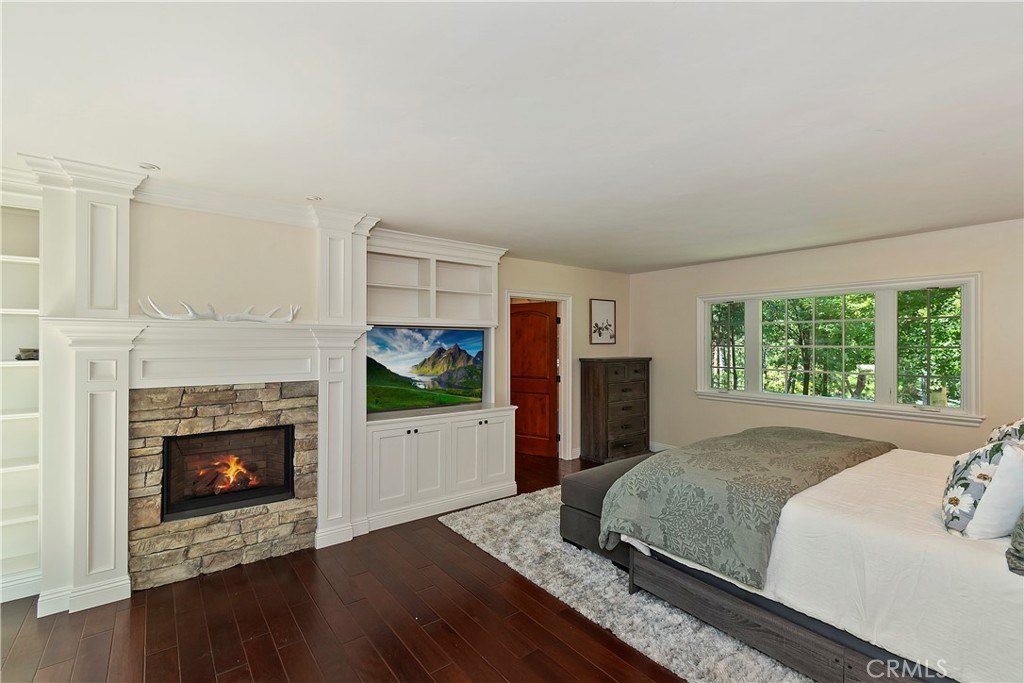 Lake Arrowhead, California, 92352, United States, 5 Bedrooms Bedrooms, ,5 BathroomsBathrooms,Residential,Forsale,1953299