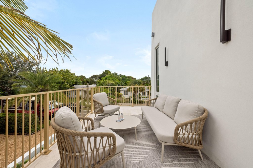 Delray Beach, Florida, 33483, United States, 5 Bedrooms Bedrooms, ,5.5 BathroomsBathrooms,Residential,Forsale,1952512