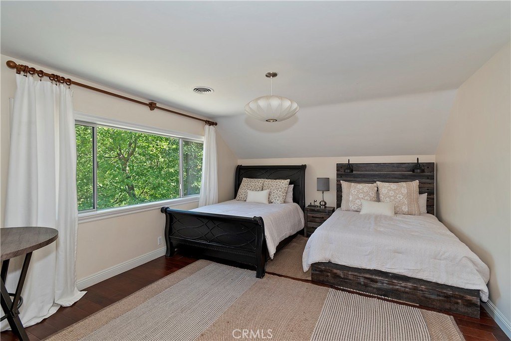 Lake Arrowhead, California, 92352, United States, 5 Bedrooms Bedrooms, ,5 BathroomsBathrooms,Residential,Forsale,1953299