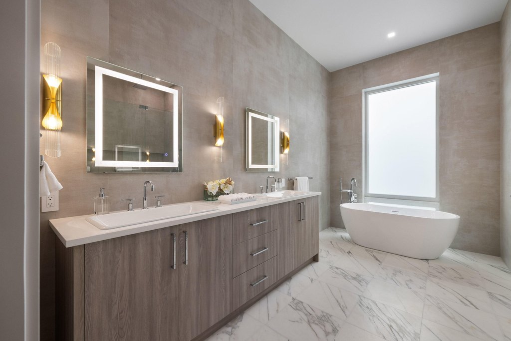 Delray Beach, Florida, 33483, United States, 5 Bedrooms Bedrooms, ,5.5 BathroomsBathrooms,Residential,Forsale,1952512