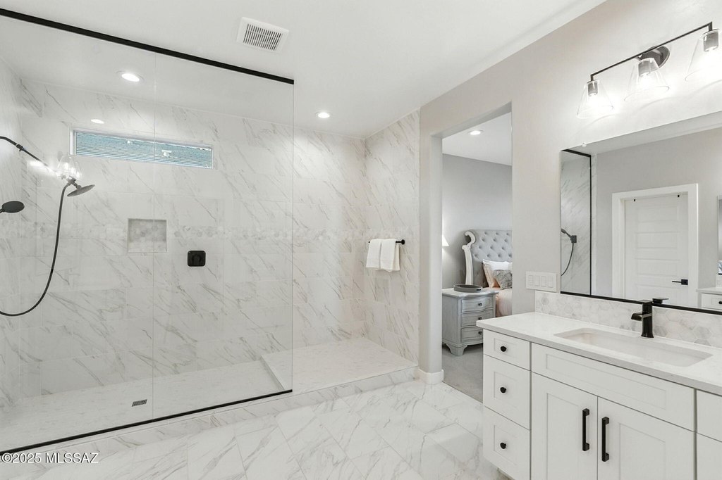 Oro Valley, Arizona, 85742, United States, 5 Bedrooms Bedrooms, ,3 BathroomsBathrooms,Residential,Forsale,1954090