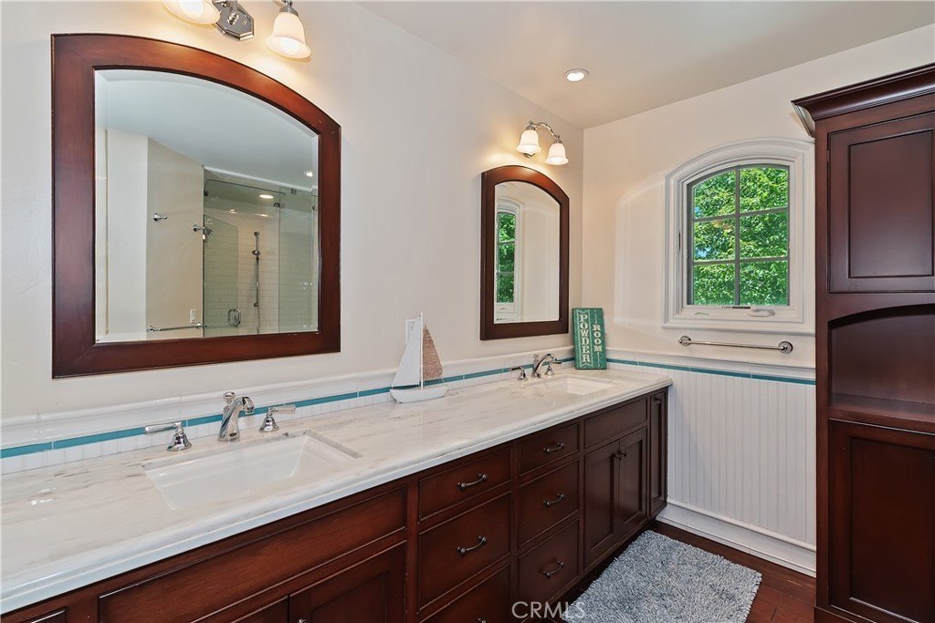 Lake Arrowhead, California, 92352, United States, 5 Bedrooms Bedrooms, ,5 BathroomsBathrooms,Residential,Forsale,1953299