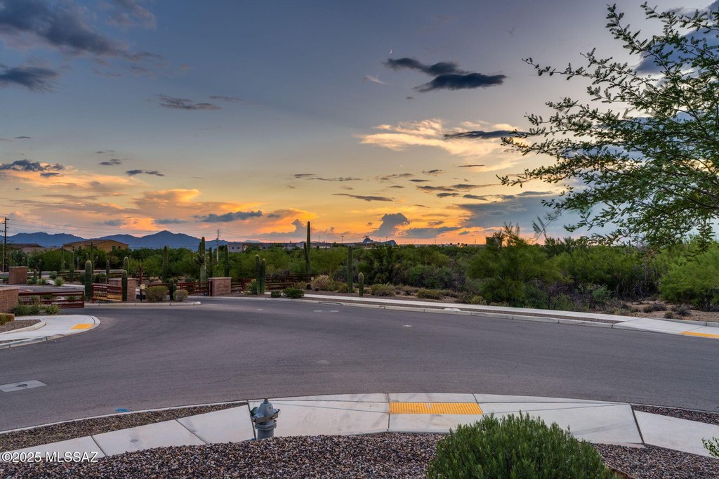 Oro Valley, Arizona, 85742, United States, 5 Bedrooms Bedrooms, ,3 BathroomsBathrooms,Residential,Forsale,1954090