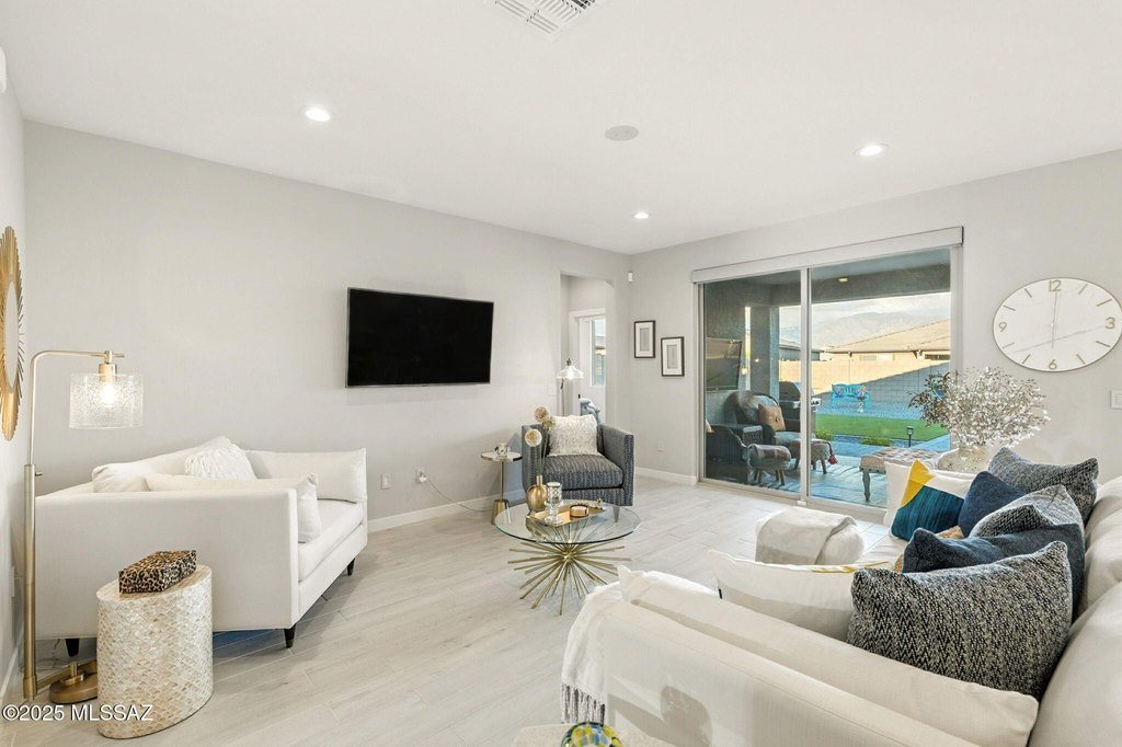 Oro Valley, Arizona, 85742, United States, 5 Bedrooms Bedrooms, ,3 BathroomsBathrooms,Residential,Forsale,1954090