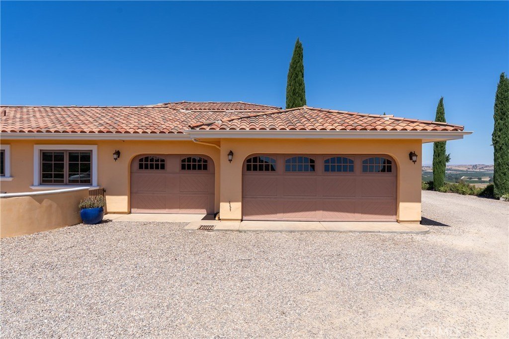 Templeton, California, 93465, United States, 5 Bedrooms Bedrooms, ,5.5 BathroomsBathrooms,Residential,Forsale,2004156