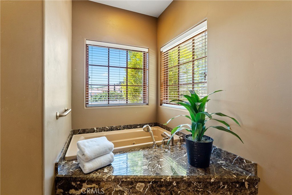 Templeton, California, 93465, United States, 5 Bedrooms Bedrooms, ,5.5 BathroomsBathrooms,Residential,Forsale,2004156