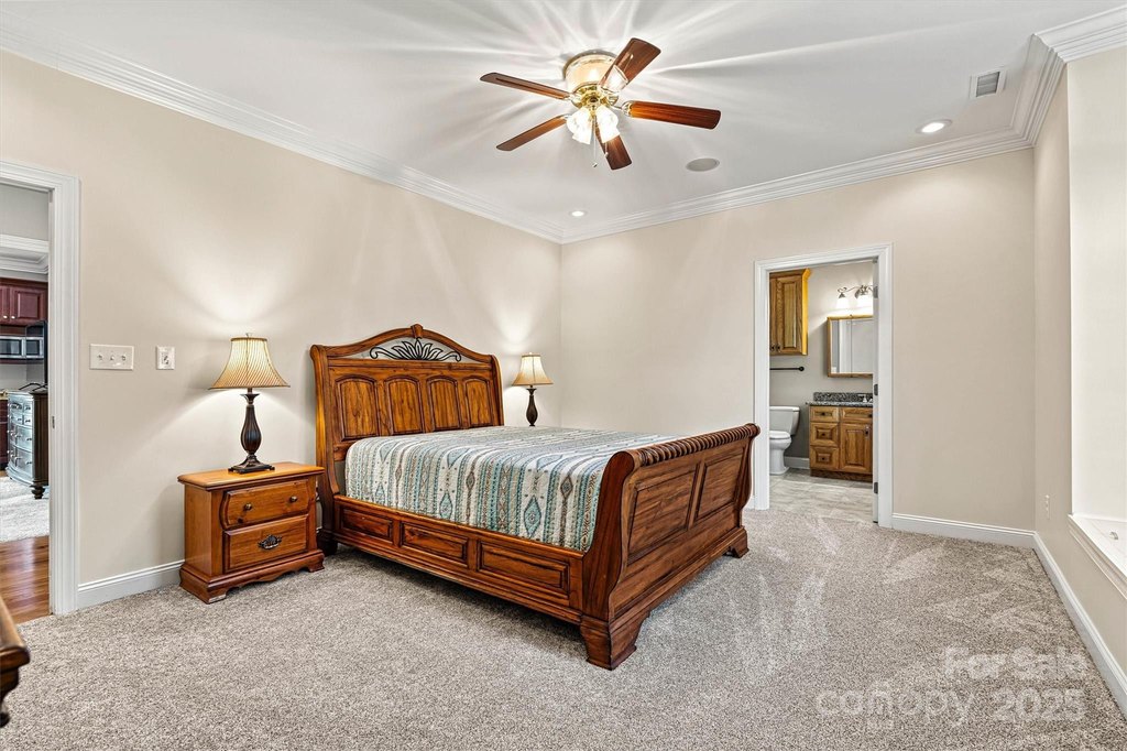 Hickory, North Carolina, 28601, United States, 3 Bedrooms Bedrooms, ,3.5 BathroomsBathrooms,Residential,Forsale,1953166