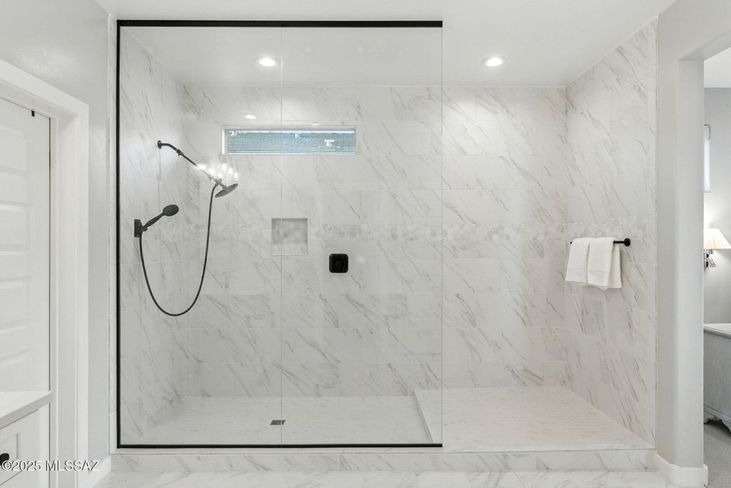 Oro Valley, Arizona, 85742, United States, 5 Bedrooms Bedrooms, ,3 BathroomsBathrooms,Residential,Forsale,1954090