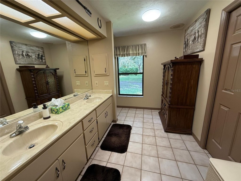 OCALA, Florida, 34476, United States, 3 Bedrooms Bedrooms, ,3 BathroomsBathrooms,Residential,Forsale,1969789