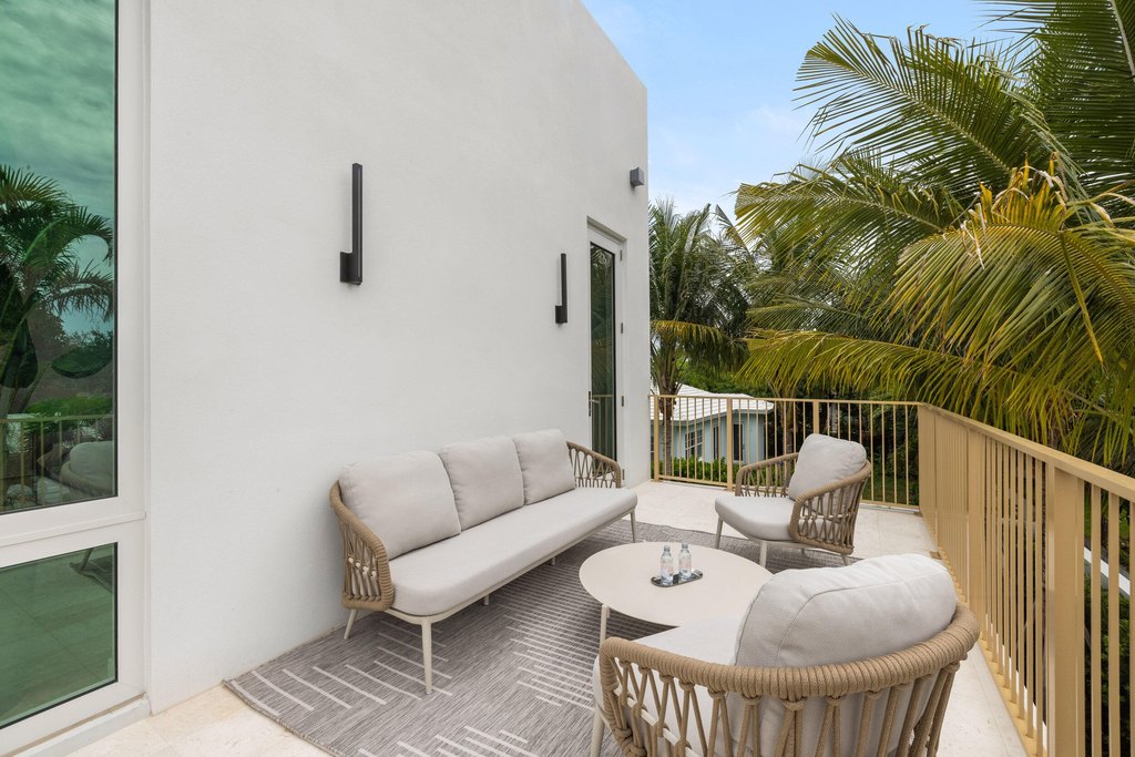 Delray Beach, Florida, 33483, United States, 5 Bedrooms Bedrooms, ,5.5 BathroomsBathrooms,Residential,Forsale,1952512