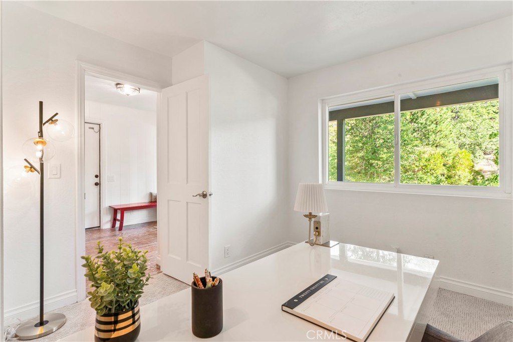 Lake Arrowhead, California, 92352, United States, 4 Bedrooms Bedrooms, ,3 BathroomsBathrooms,Residential,Forsale,1953301