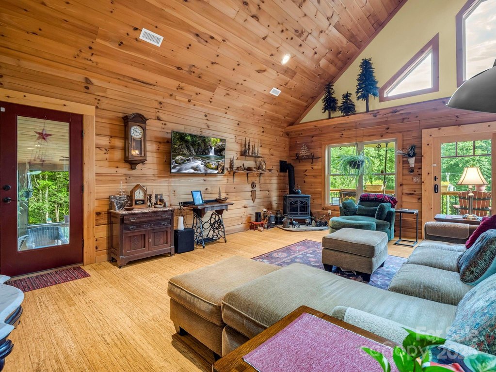 Lake Lure, North Carolina, 28746, United States, 3 Bedrooms Bedrooms, ,2.5 BathroomsBathrooms,Residential,Forsale,1960267