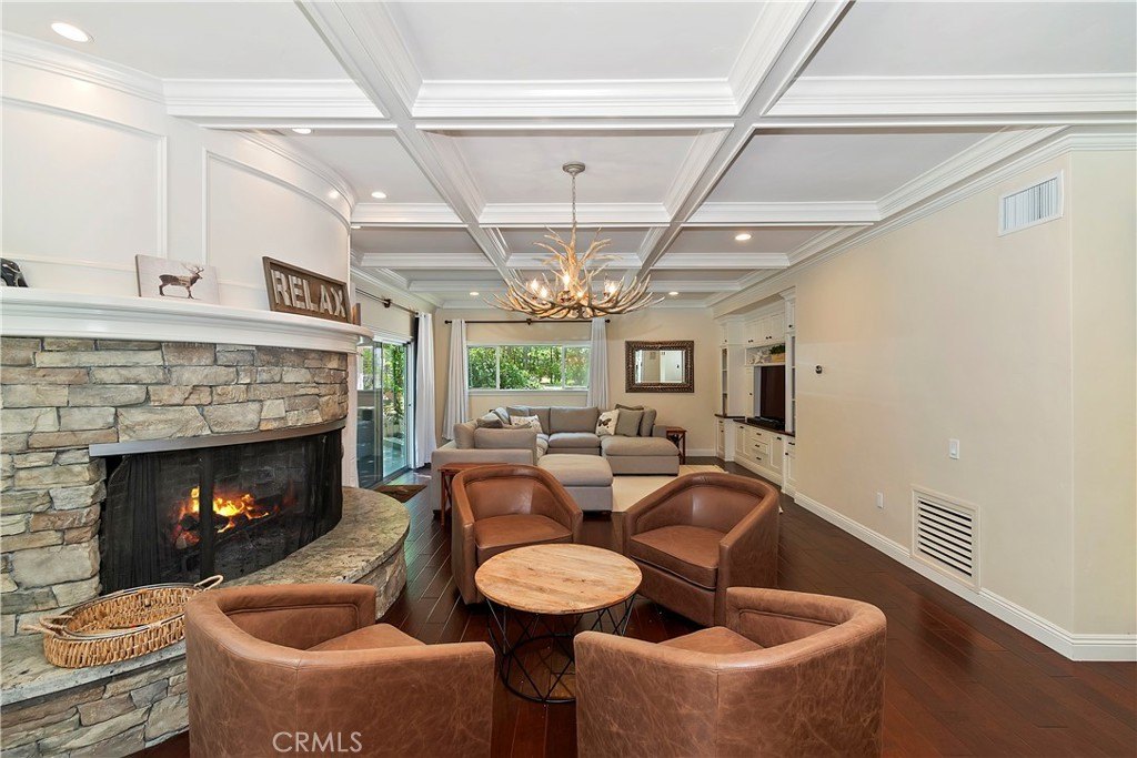 Lake Arrowhead, California, 92352, United States, 5 Bedrooms Bedrooms, ,5 BathroomsBathrooms,Residential,Forsale,1953299