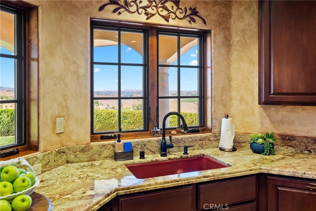 Templeton, California, 93465, United States, 5 Bedrooms Bedrooms, ,5.5 BathroomsBathrooms,Residential,Forsale,2004156