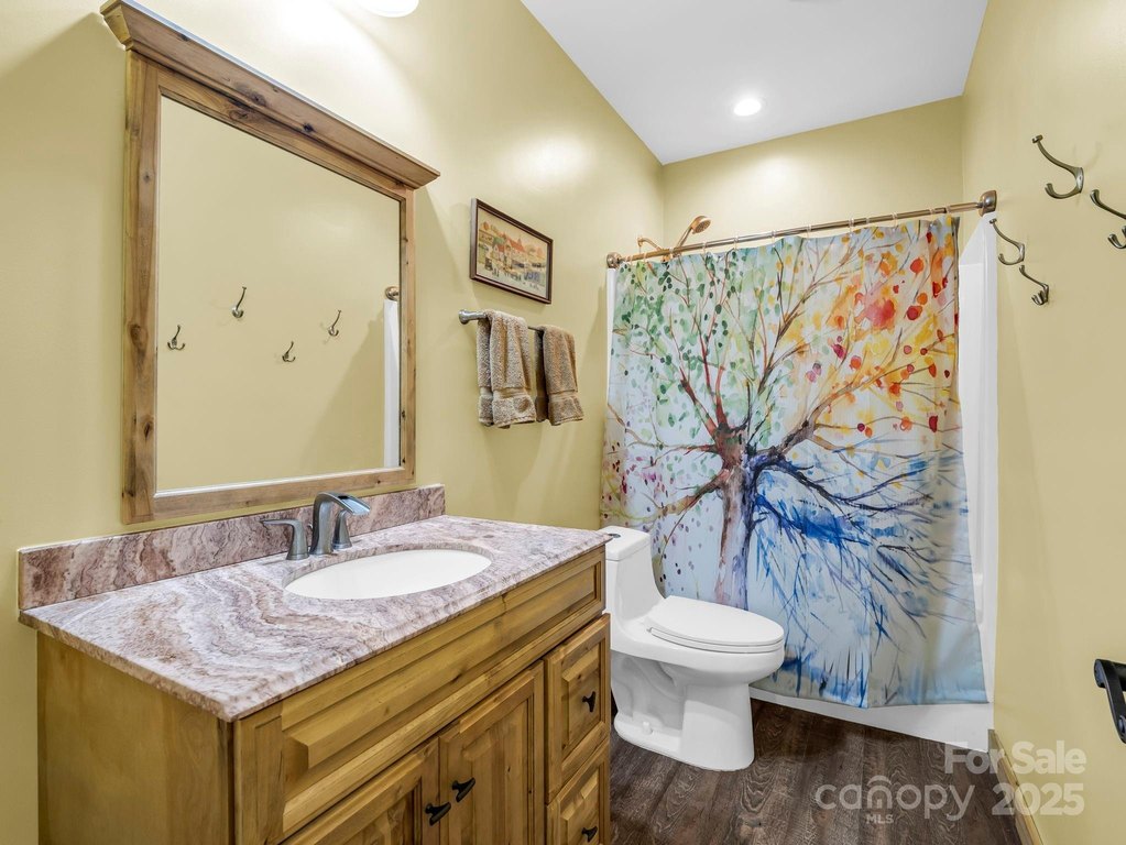 Lake Lure, North Carolina, 28746, United States, 3 Bedrooms Bedrooms, ,2.5 BathroomsBathrooms,Residential,Forsale,1960267