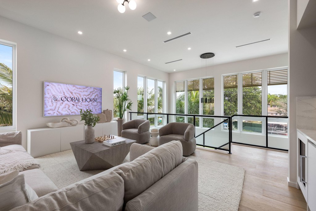 Delray Beach, Florida, 33483, United States, 5 Bedrooms Bedrooms, ,5.5 BathroomsBathrooms,Residential,Forsale,1952512